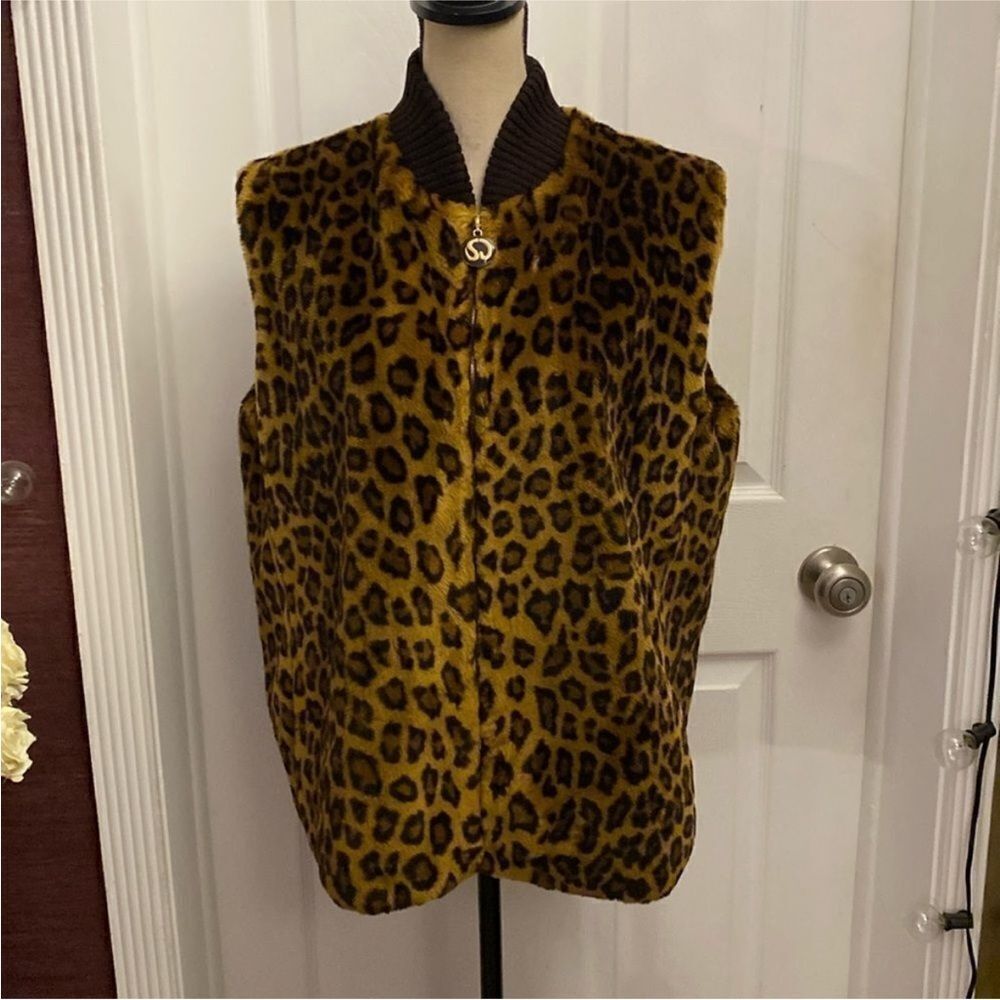 St. John Leopard Print Faux Fur Vest, M